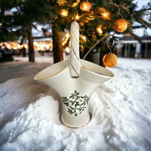 Holly Collection by Baum Bros Formalities Ceramic Handled Ivory‎ Basket  EUC